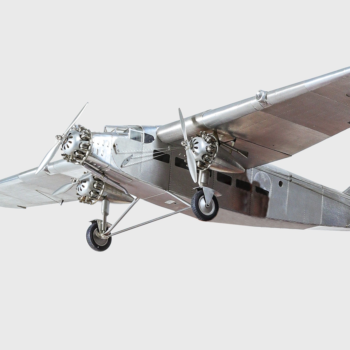 TRIMOTOR