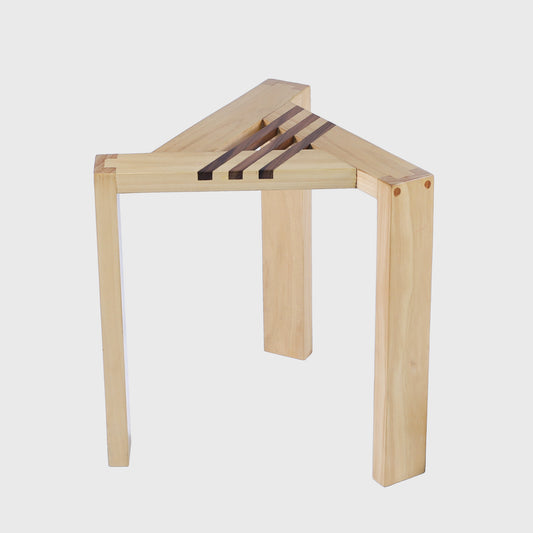 TRIANGLE STOOLS CEDAR